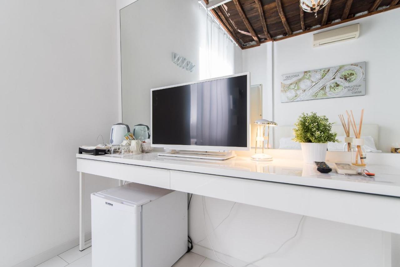 White Ostilia Guesthouse Рим Экстерьер фото