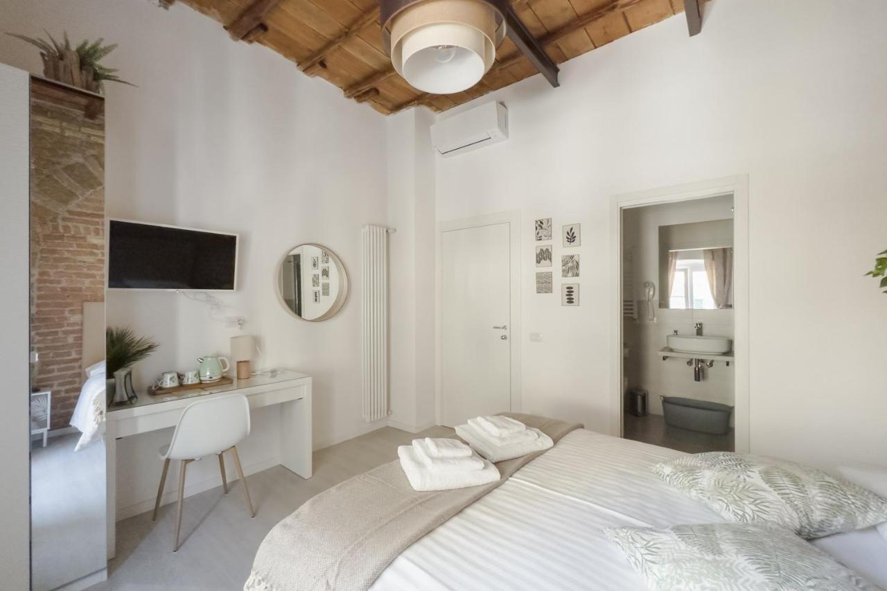 White Ostilia Guesthouse Рим Экстерьер фото