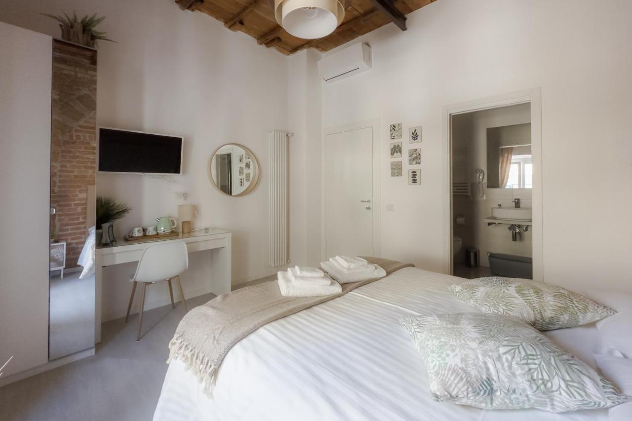 White Ostilia Guesthouse Рим Экстерьер фото